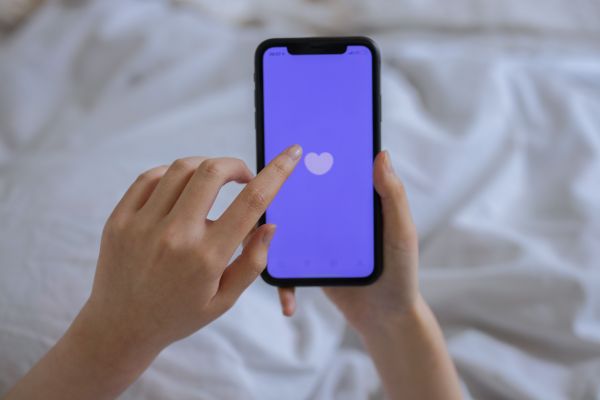 Bahaya VCS: Dari Jebakan Penipuan hingga Jejak Digital yang Tak Bisa Dihapus