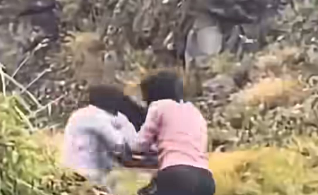 Viral Keributan Pendaki di Puncak Gunung Gara-Gara Rebutan Spot Foto