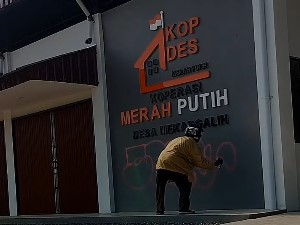 Belum Diresmikan, Gedung Koperasi Desa Merah Putih di Mekargalih Malah Dicoret-coret Oknum