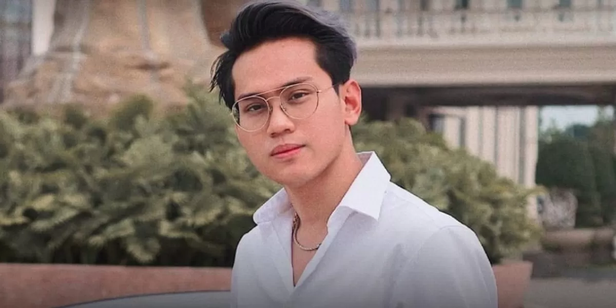 Indra Kenz Bebas Bersyarat, tapi Statusnya Masih Terancam Kembali ke Penjara