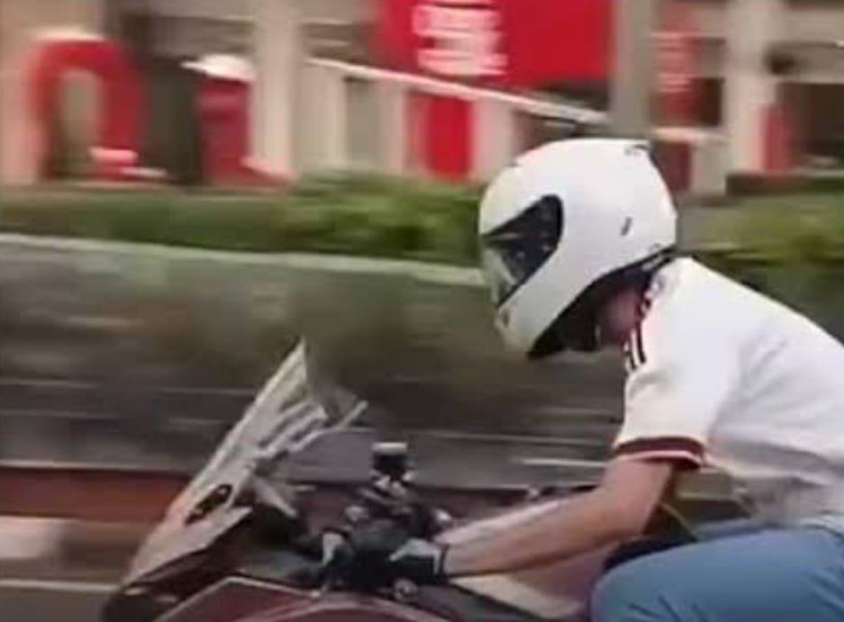 Sunmori di Senayan Berujung Kecelakaan, Moge Tabrak Ojol yang Sedang Berhenti di Zebra Cross