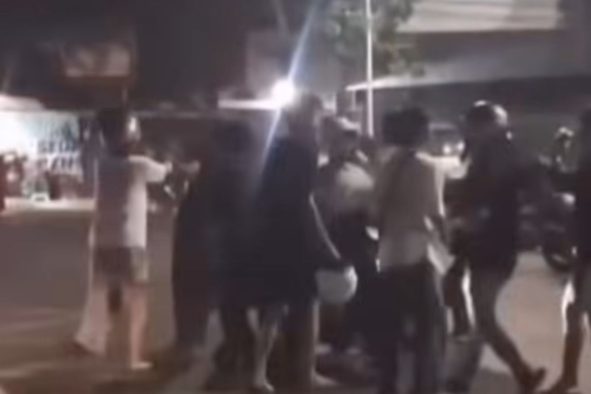 Viral 20 Remaja Diduga Keroyok Jukir di TIK Semarang Gara-gara Tarif Parkir