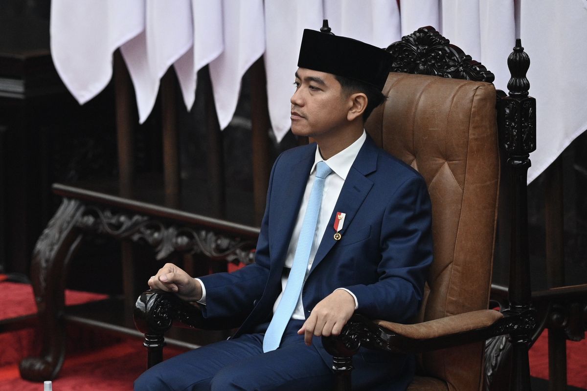 MK Tak Temukan Bukti Ijazah SMA Gibran, Dosa Politik yang Tak Terjawab