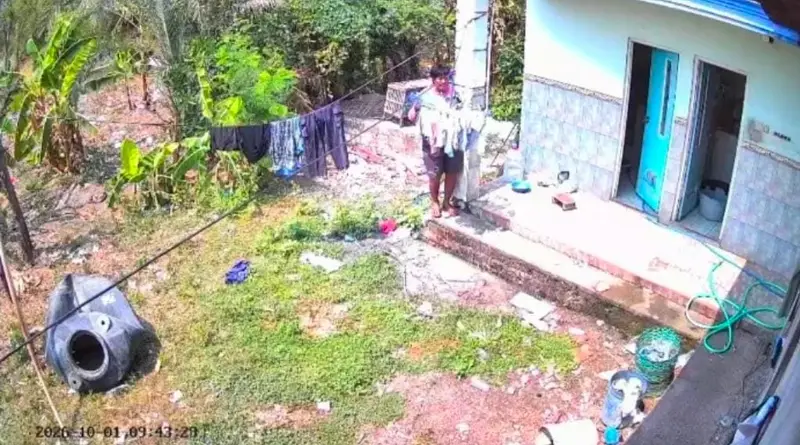 Viral di Media Sosial, Pria Berhoodie Merah Diduga Curi Puluhan Pakaian Dalam di Pati