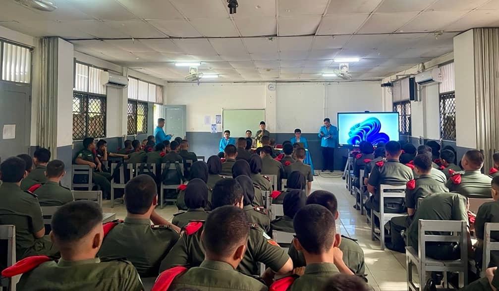 Mahasiswa S-2 Unpam Edukasi Keamanan Digital untuk 118 Siswa SMK di Depok